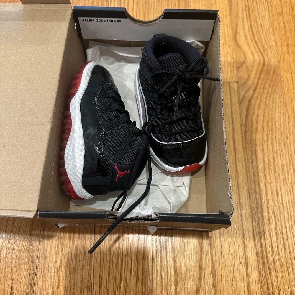 Jordan 11 Retro (TD) Black and red
